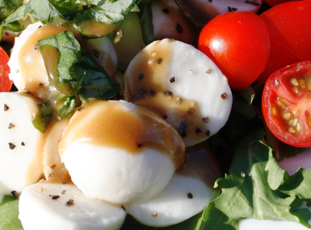 Caprese Salad With Sweet and Tangy Balsamic Vinaigrette